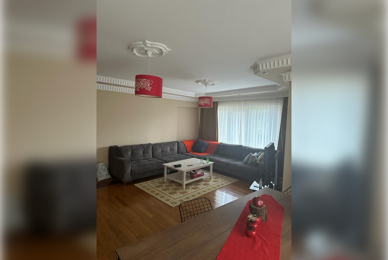 Ataşehir Yenişehir'de Geniş Daire